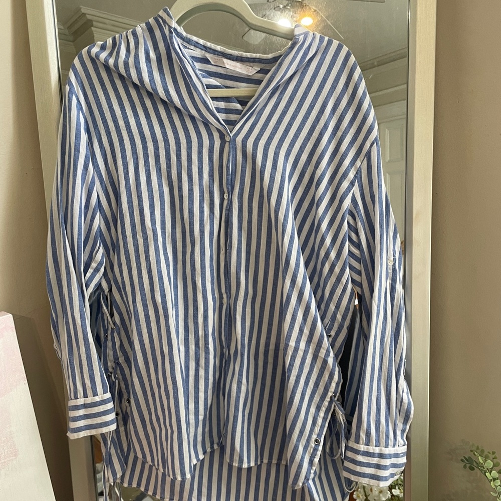 Zara Striped Button Down Shirt. Size Medium.